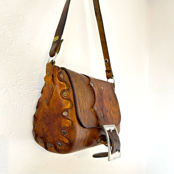 VINTAGE 60-70s Handmade Hand Tooled Brown Leather Boho Western Shoulder Bag - Picture 3 of 13